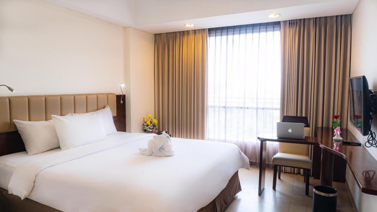 Hotel Primebiz Cikarang Exterior foto
